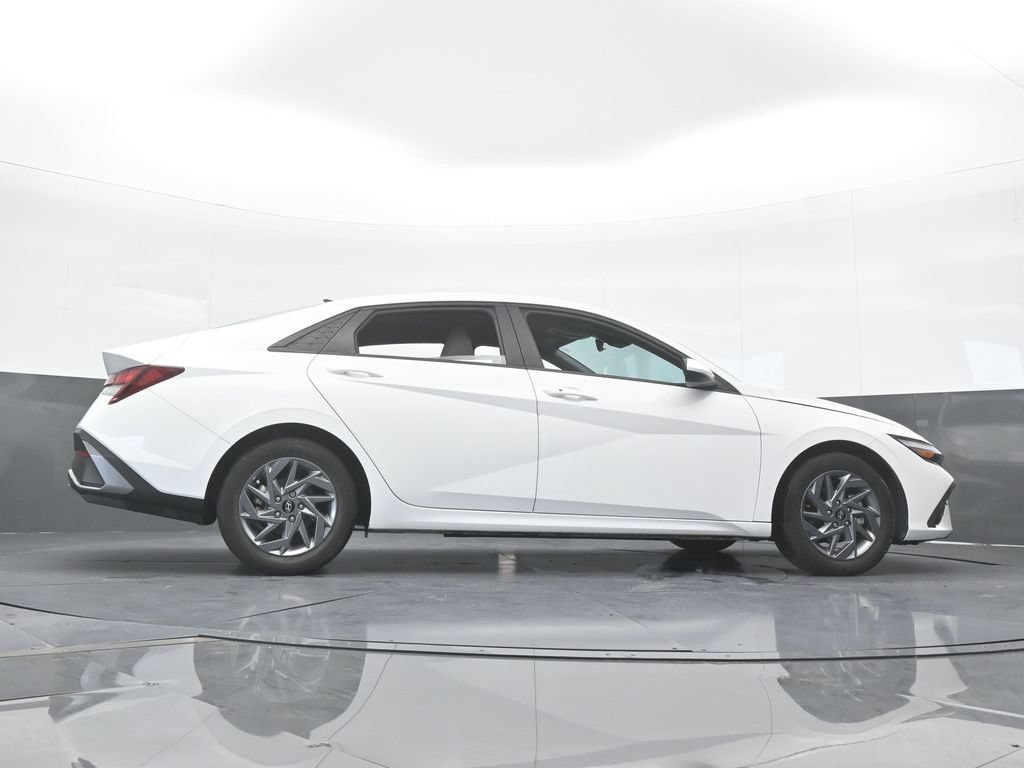 Used 2024 Hyundai Elantra SEL FWD image 61