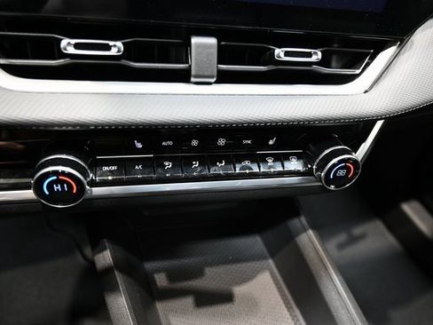 New 2026 Chevrolet Equinox LT w/ Convenience Package II image 17