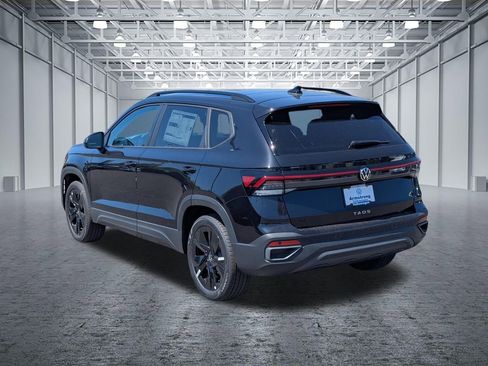 New 2026 Volkswagen Taos SE FWD image 3