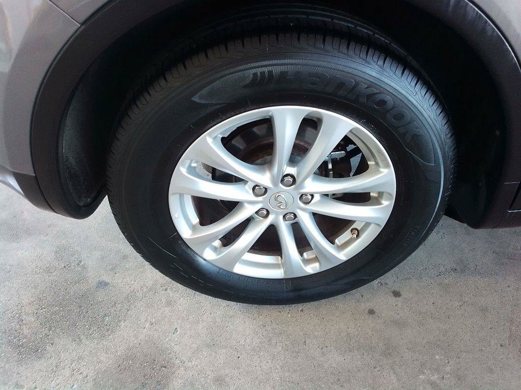 Used 2011 INFINITI FX35 AWD w/ Premium Pkg image 24