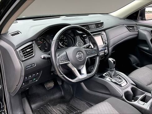 Used 2020 Nissan Rogue SV w/ Sun & Sound Touring Package FWD image 17