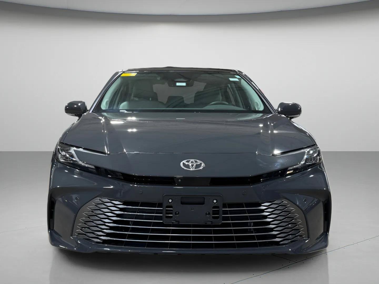 Used 2026 Toyota Camry XLE w/ Premium Plus Package AWD/4WD image 9