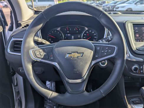 Used 2023 Chevrolet Equinox LT AWD/4WD image 19