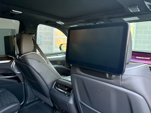 Used 2026 Cadillac Escalade Platinum Sport w/ LPO, ONYX Package image 25