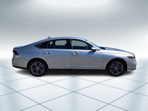 Certified 2023 Honda Accord EX image 3