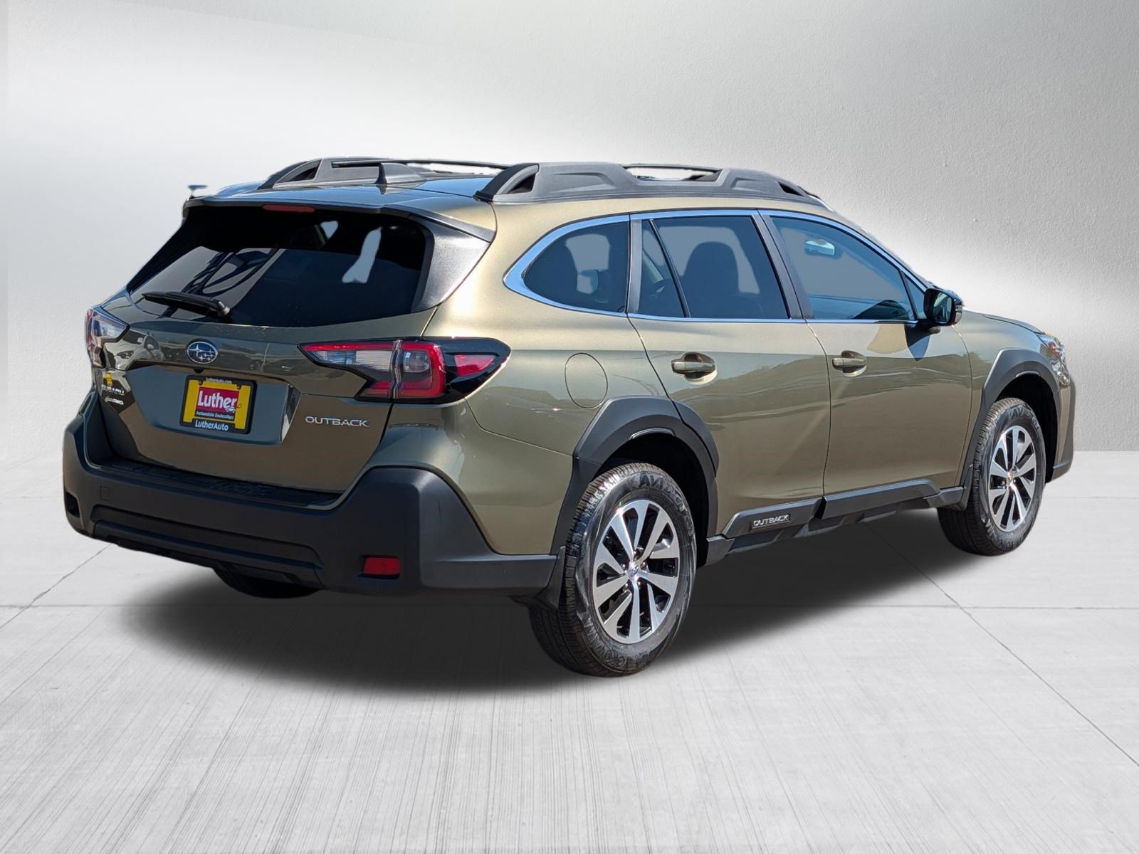 Certified 2025 Subaru Outback Premium AWD/4WD image 7
