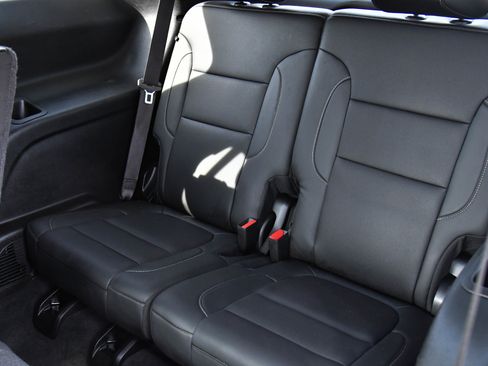 Used 2023 GMC Acadia SLT image 37