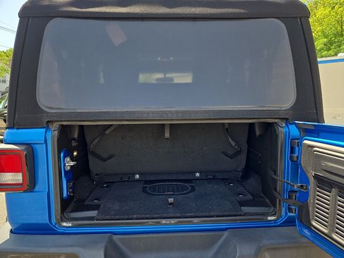 Used 2021 Jeep Wrangler Sport AWD/4WD image 29