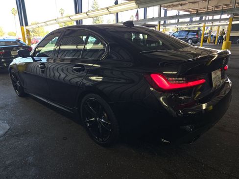 Used 2022 BMW 330i Sedan w/ M Sport Package RWD image 6