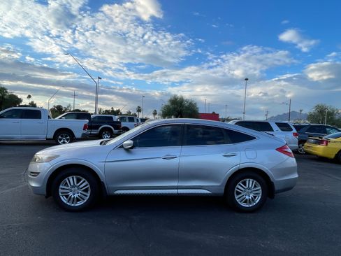 Used 2012 Honda Crosstour EX image 2