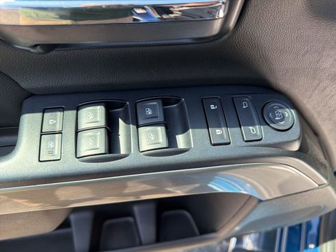 Used 2018 Chevrolet Silverado 1500 LT w/ All Star Edition AWD/4WD image 12