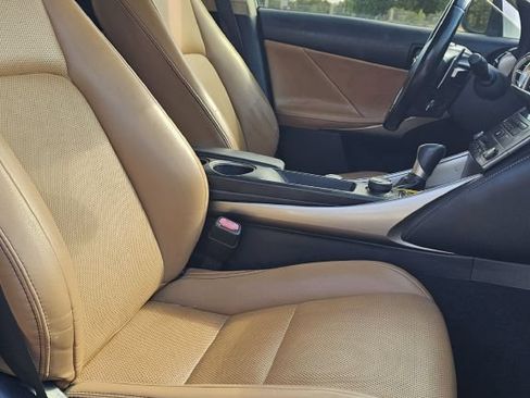 Used 2015 Lexus IS 250 w/ Premium Package RWD image 10