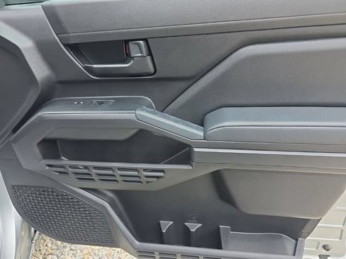 Certified 2025 Toyota Tacoma SR AWD/4WD image 19