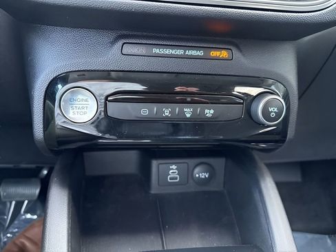 Used 2025 Ford Escape SE image 15