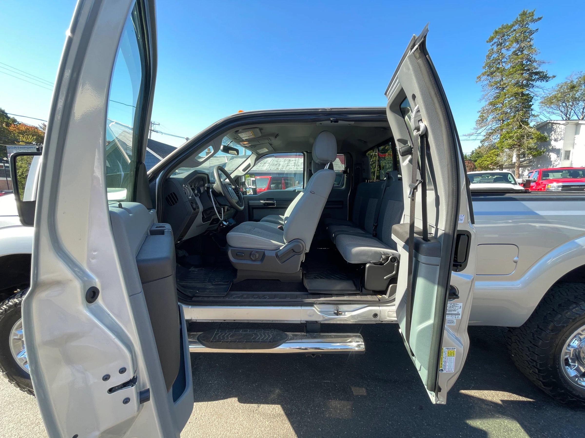 Used 2012 Ford F250 XLT w/ XLT Premium Pkg AWD/4WD image 16