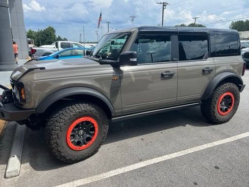 Used 2025 Ford Bronco Badlands AWD/4WD image 2
