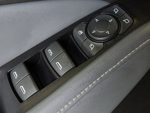 Used 2018 Buick Enclave Premium FWD image 27