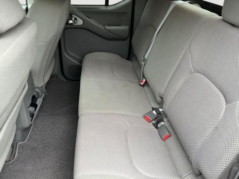 Used 2020 Nissan Frontier SV AWD/4WD image 13