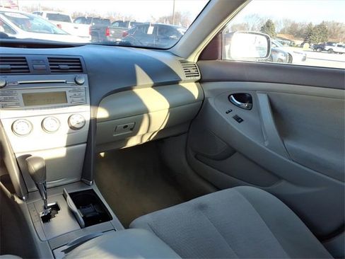 Used 2011 Toyota Camry LE image 16