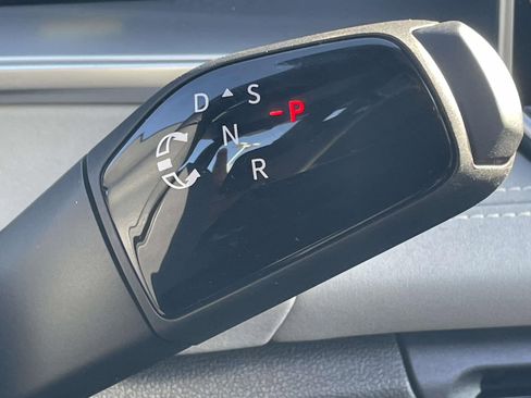 New 2026 Volkswagen Tiguan SE R-Line FWD image 24