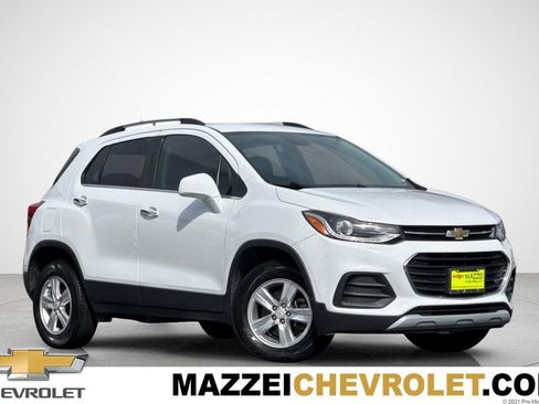 Used 2018 Chevrolet Trax LT w/ LT Convenience Package image 1