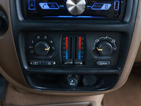 Used 2003 Chevrolet TrailBlazer LT image 30