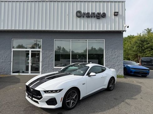 Used 2024 Ford Mustang GT Premium RWD image 3