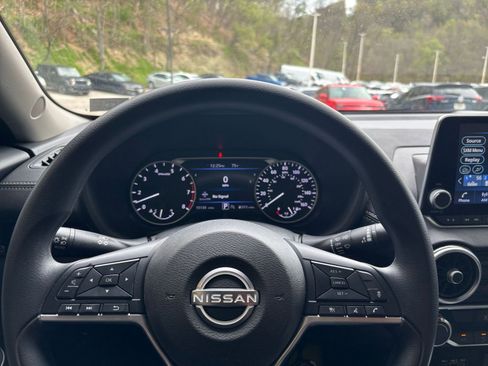 Used 2025 Nissan Sentra SV image 28