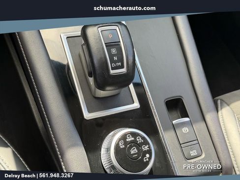 Used 2024 Mitsubishi Outlander FWD image 25