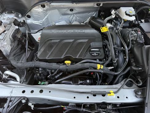 Certified 2024 Chevrolet Trax RS w/ Sunroof Package FWD image 34