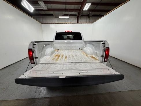 Used 2017 RAM 2500 Tradesman w/ Chrome Appearance Group AWD/4WD image 9