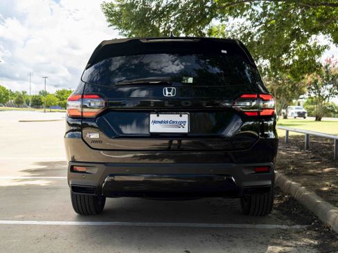 Used 2026 Honda Pilot Black Edition image 8