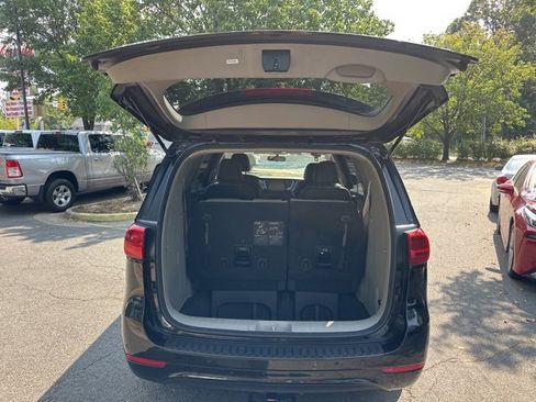 Used 2017 Kia Sedona LX w/ LX Essentials Premium Package image 15