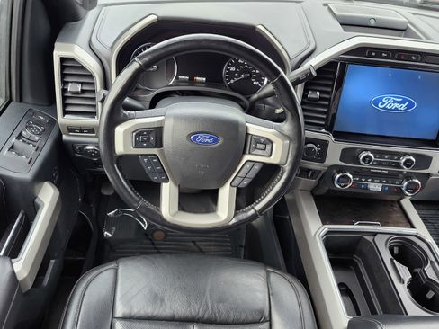 Used 2022 Ford F350 Lariat w/ Chrome Package image 24