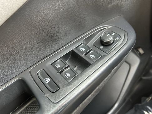 Used 2024 Volkswagen Taos SE image 20