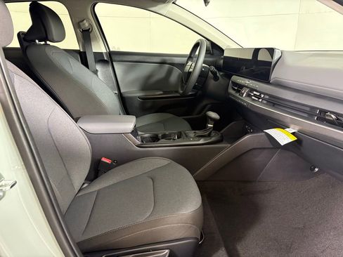 New 2026 Kia K4 LXS image 13