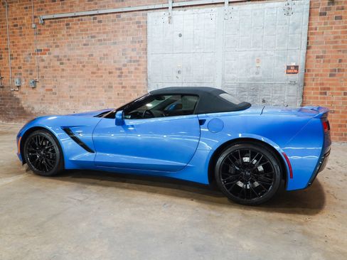 Used 2014 Chevrolet Corvette Stingray Convertible w/ 3LT Preferred Equipment Group RWD image 11