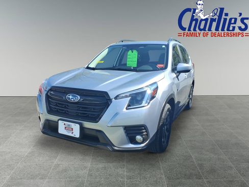 Certified 2023 Subaru Forester Premium AWD/4WD image 1