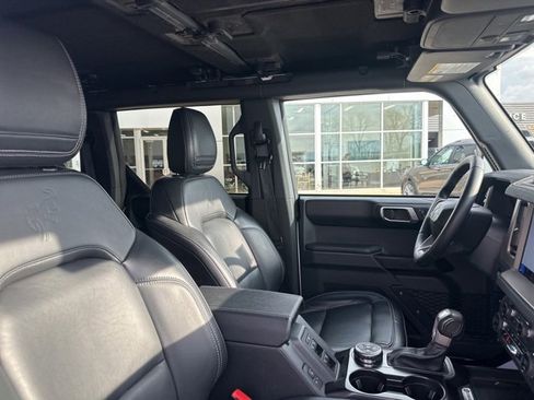 Used 2025 Ford Bronco Outer Banks image 9