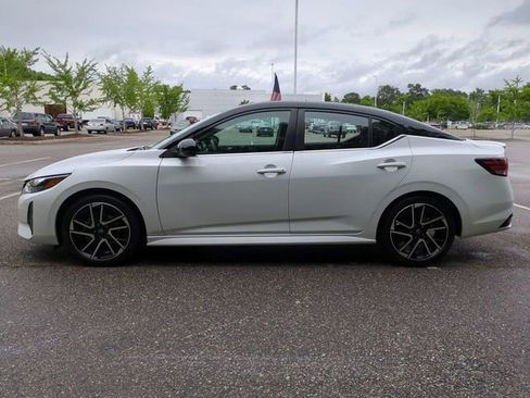 Used 2025 Nissan Sentra SR FWD image 7