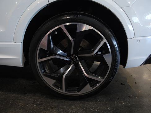 Used 2024 Audi RS Q8 AWD/4WD image 12