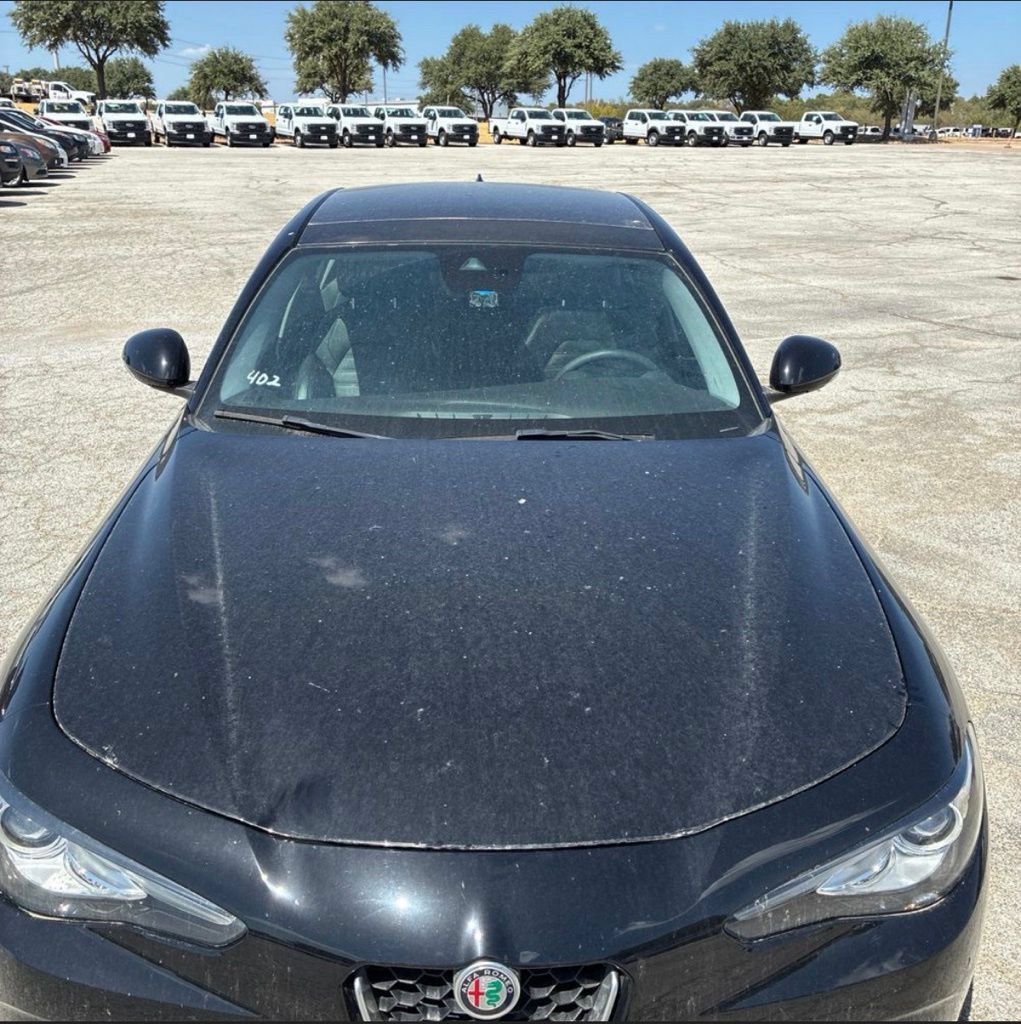 Used 2018 Alfa Romeo Giulia Ti Sport w/ Quick Order Package 22S Sport AWD/4WD image 9