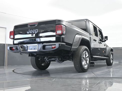 Used 2024 Jeep Gladiator Sport w/ Premium Package image 56
