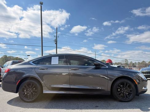 Used 2016 Chrysler 200 Limited image 6