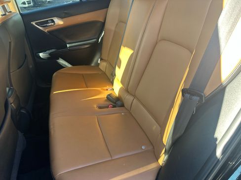 Used 2015 Lexus CT 200h image 10