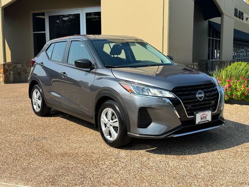 Used 2024 Nissan Kicks S image 6