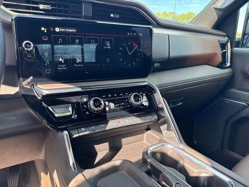 Used 2025 GMC Sierra 2500 Denali w/ Denali Reserve Package image 18