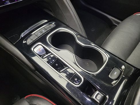 Used 2022 Buick Envision Essence w/ Sport Touring Package FWD image 26