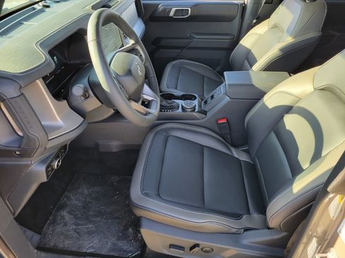 New 2025 Ford Bronco Outer Banks image 7