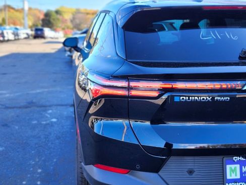 New 2026 Chevrolet Equinox EV LT image 9
